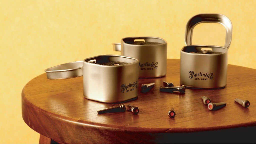 Liquidmetal&#174;LUXEBYMARTINDarkGray/RedDot18APP0005マーチンリキッドメタルダークグレイ【店頭受取対応商品】