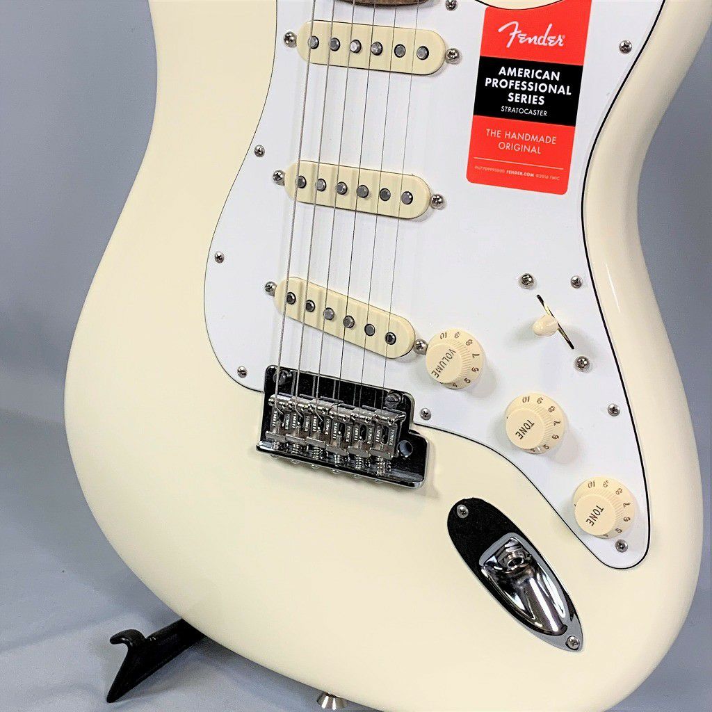 FenderAmericanProfessionalStratocaster®OlympicWhiteRosewoodFingerboardフェンダーアメリカンプロフェッショナルストラトキャスターオリンピックホワイト