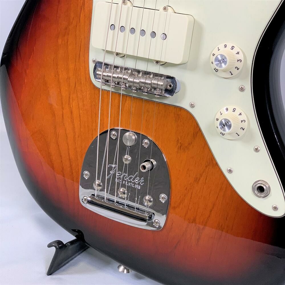 FenderAMERICANPROFESSIONALJAZZMASTER®3-ColorSunburstフェンダーアメリカンプロフェッショナルジャズマスターサンバースト
