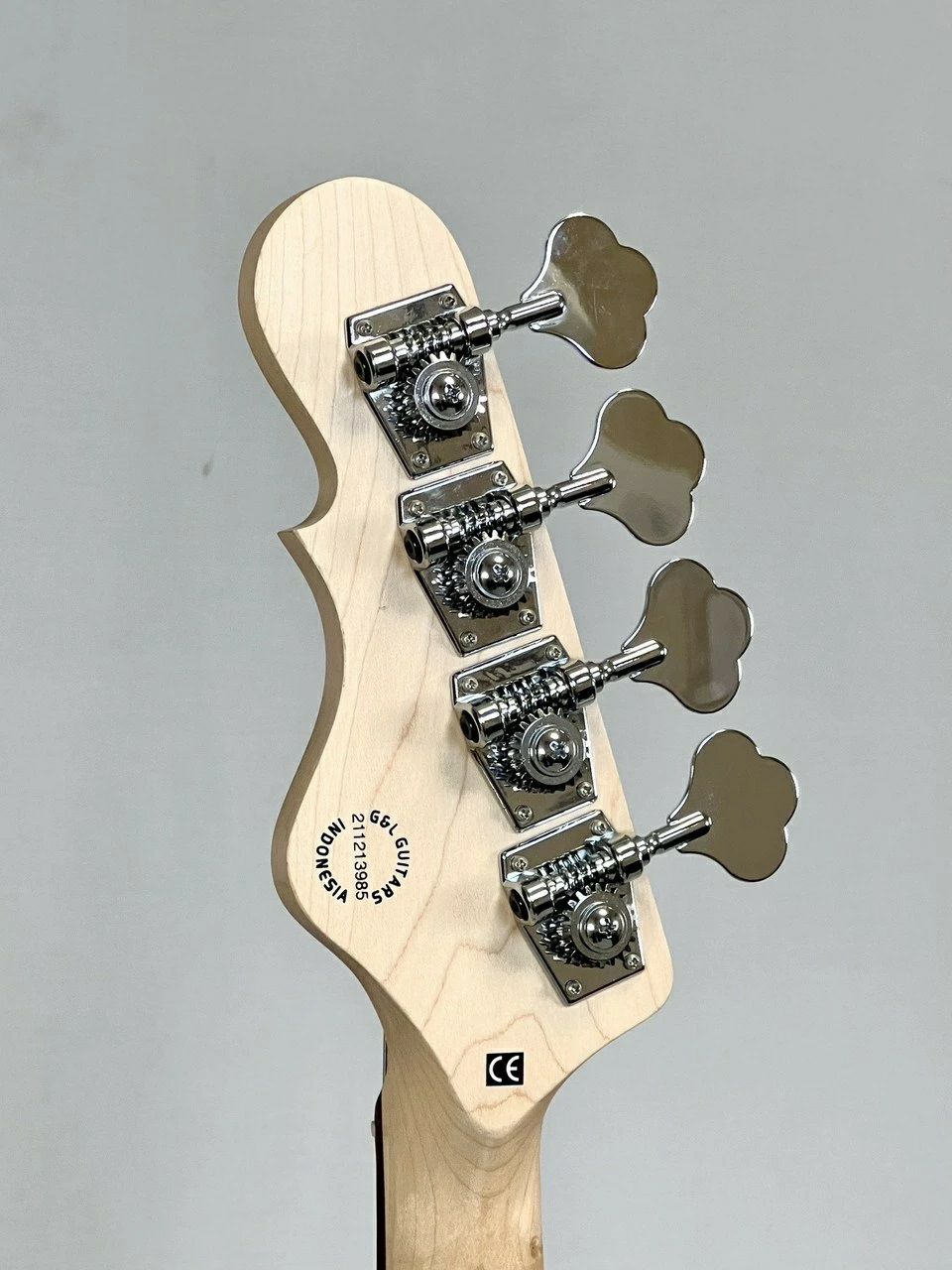 G&L TRIBUTE SERIES L-2000™ 3-Tone Sunburst【店頭展示特価品】