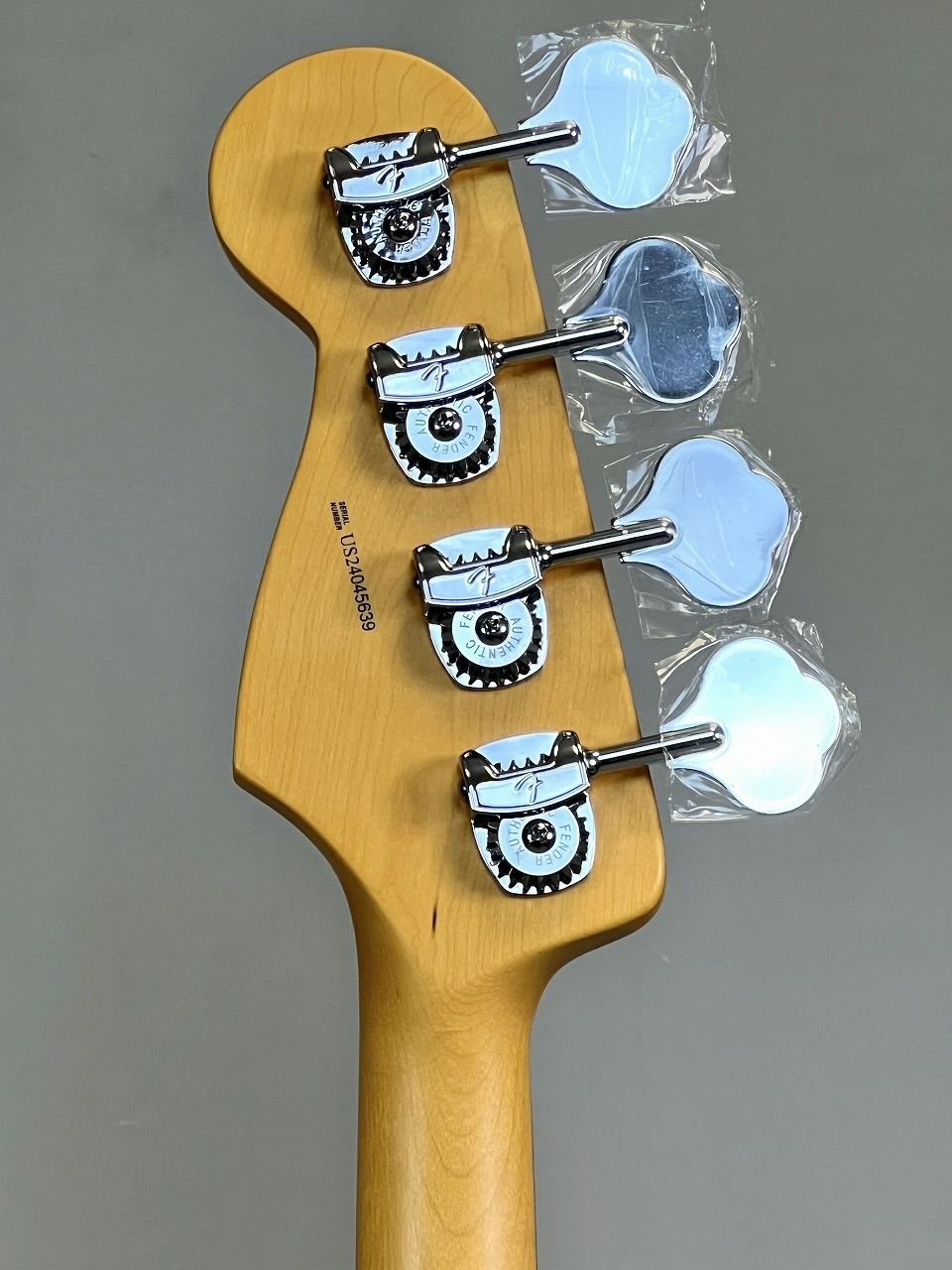 Fender American Professional II Jazz Bass® Rosewood Fingerboard 3-Color Sunburstヘッド裏