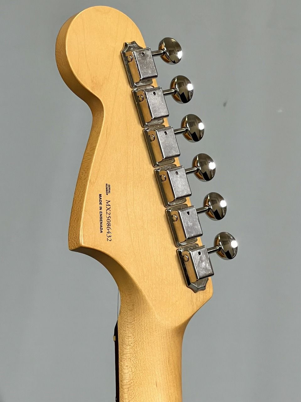 Fender Player II Jaguar 3 Color Sunburstヘッド裏