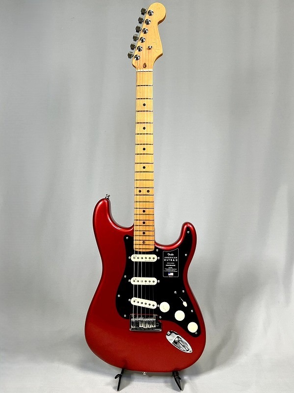 FenderAmericanUltraIIStratocaster#174;,MapleFingerboard,SinisterRed
