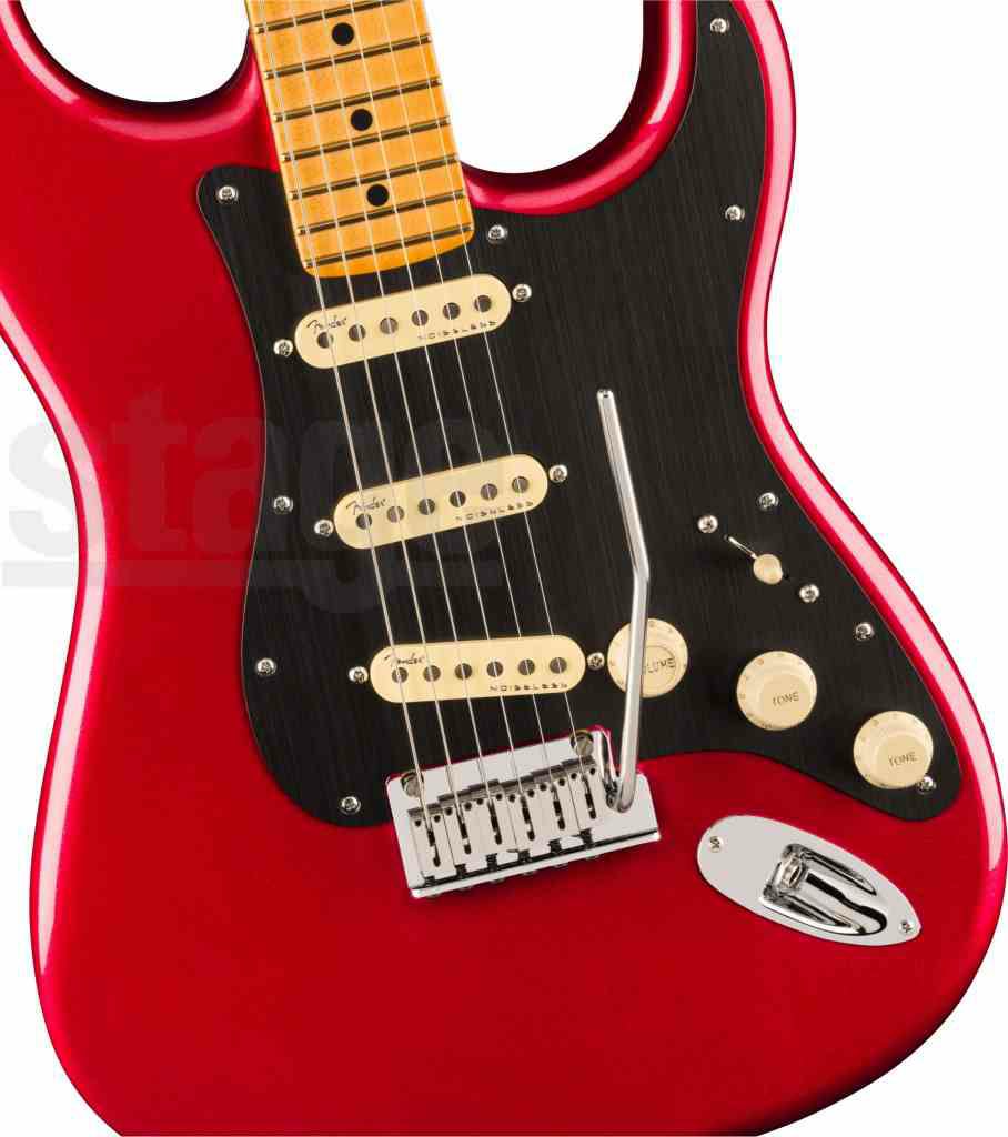 FenderAmericanUltraIIStratocaster#174;,MapleFingerboard,SinisterRed