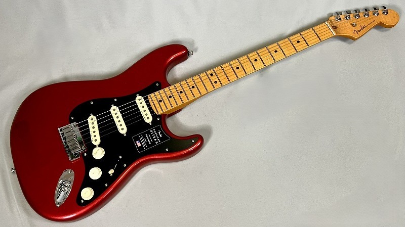 FenderAmericanUltraIIStratocaster#174;,MapleFingerboard,SinisterRed