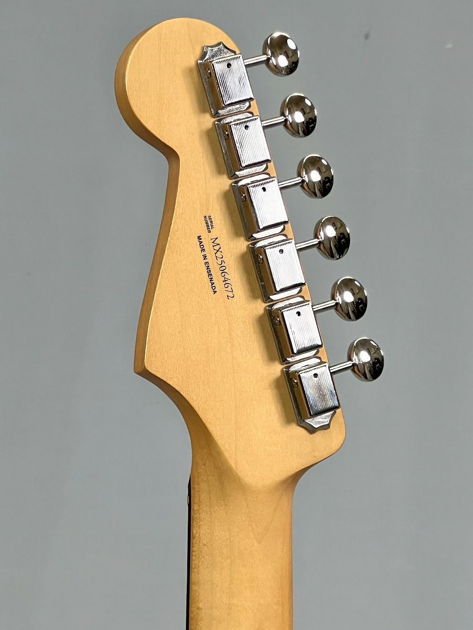 Fender Player II Stratocaster®, Rosewood Fingerboard, Polar Whiteヘッド裏