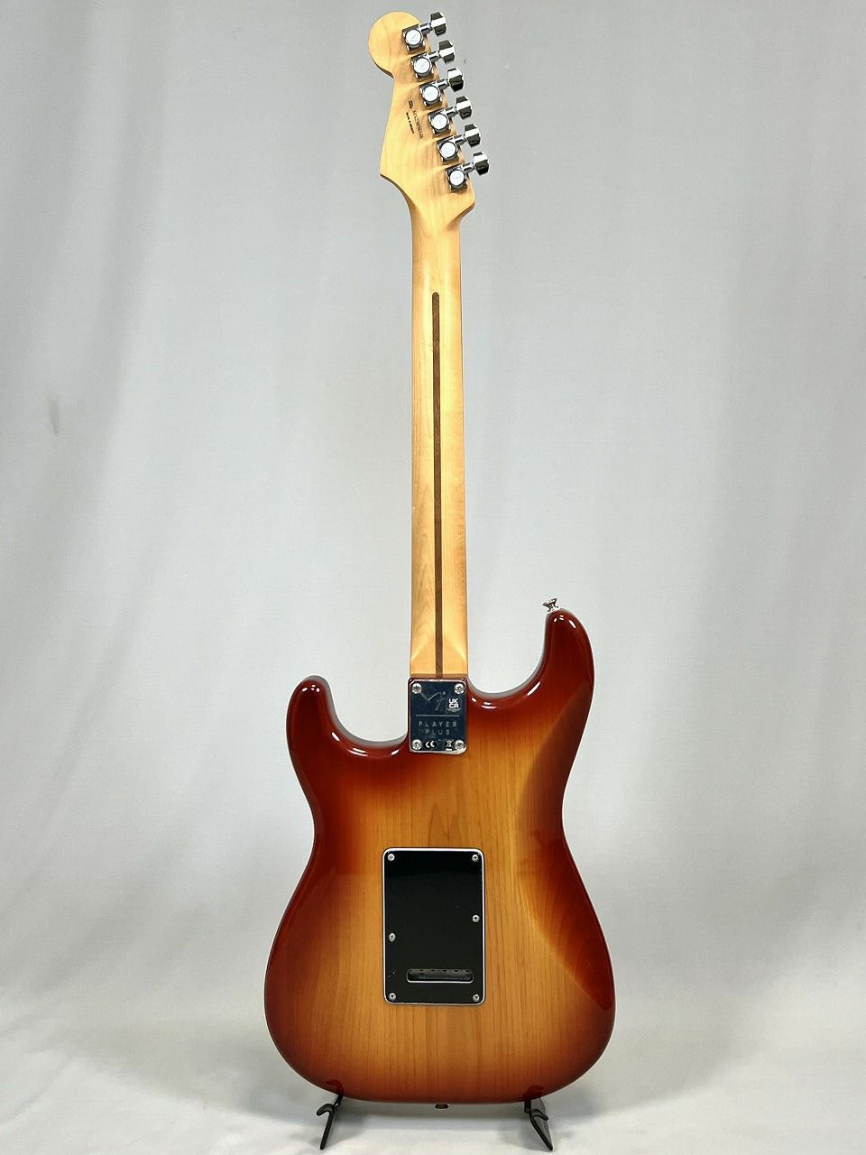 FenderPlayerPlusStratocaster®,PauFerroFingerboard,SiennaSunburst裏