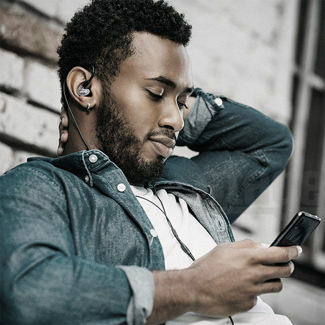 SHUREAONIC4SE42HYBK+UNI-A