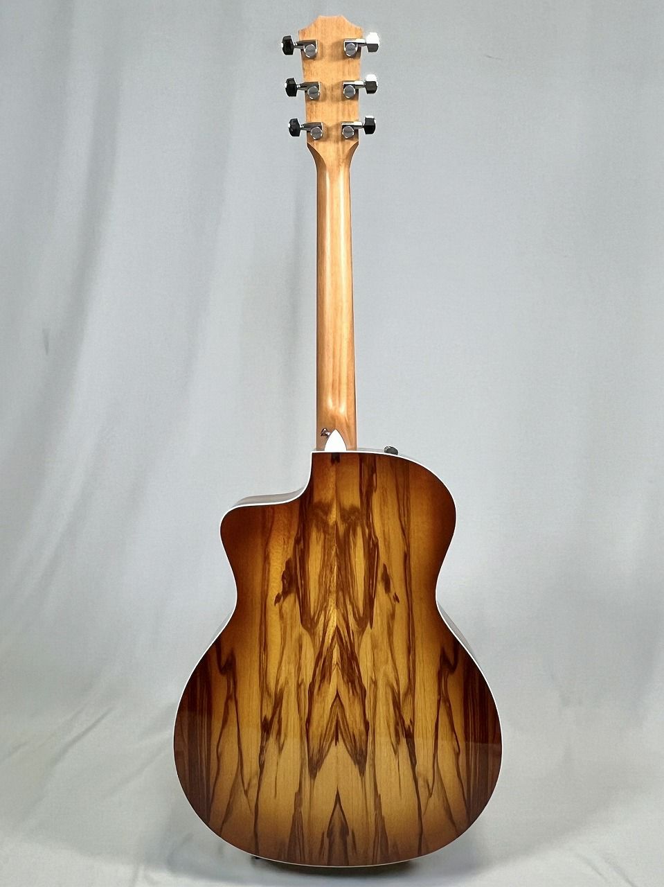 Taylor 214ce African Ziricote Plus Special Edition / Spruceボディ裏