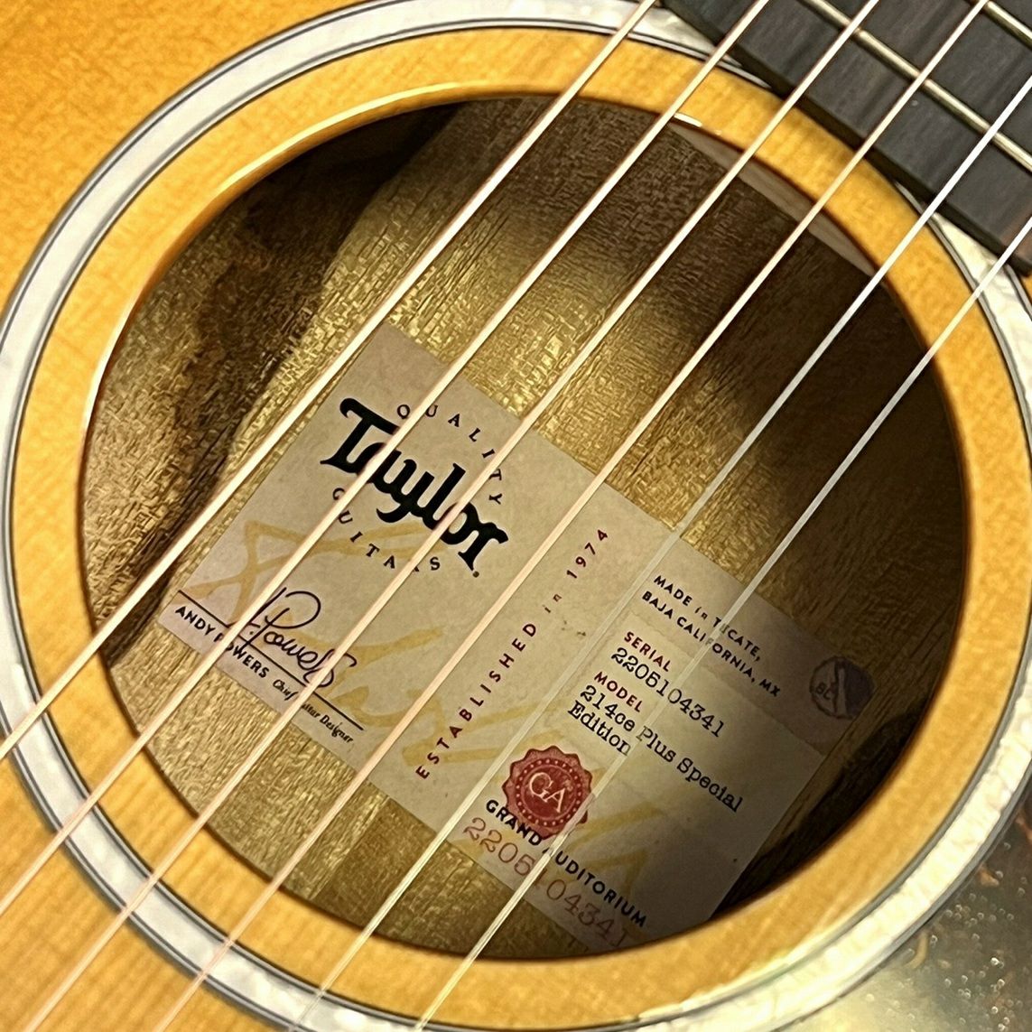 Taylor 214ce African Ziricote Plus Special Edition / Spruceサウンドホール（シリアルナンバー：2205104341）