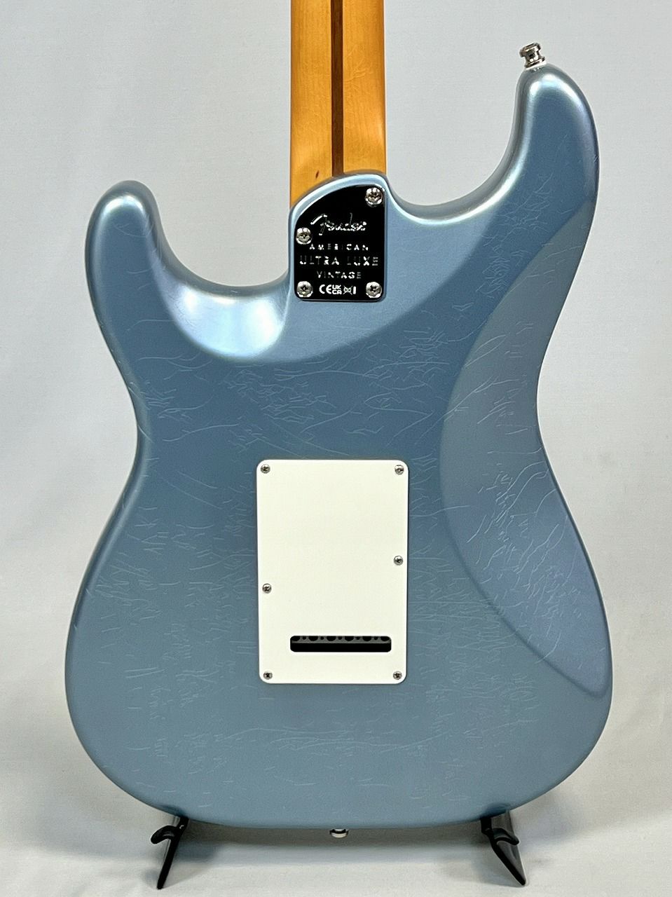 Fender American Ultra Luxe Vintage '60s Stratocaster®, Rosewood Fingerboard, Ice Blue Metallic
