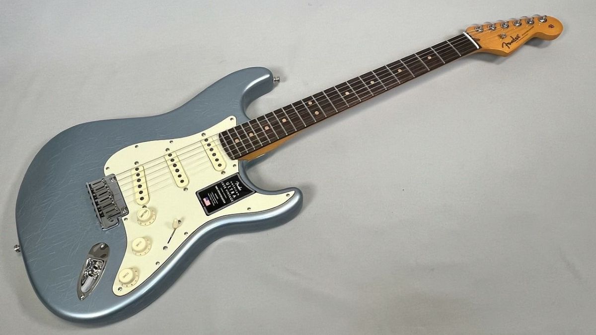 Fender American Ultra Luxe Vintage '60s Stratocaster®, Rosewood Fingerboard, Ice Blue Metallic