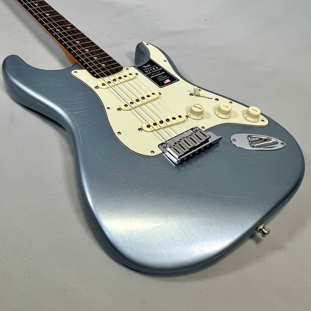 Fender American Ultra Luxe Vintage '60s Stratocaster®, Rosewood Fingerboard, Ice Blue Metallic