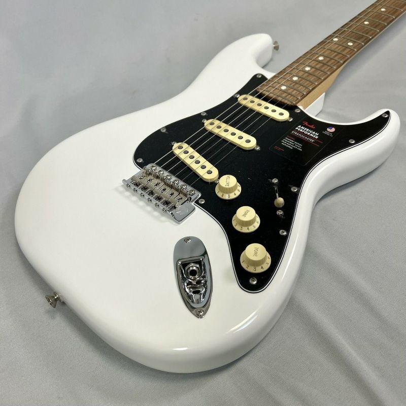 Fender American Performer Stratocaster&#174;, Rosewood Fingerboard, Arctic White【店頭展示特価品】