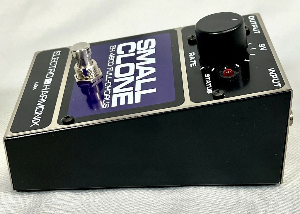 electro-harmonix Small Clone右から