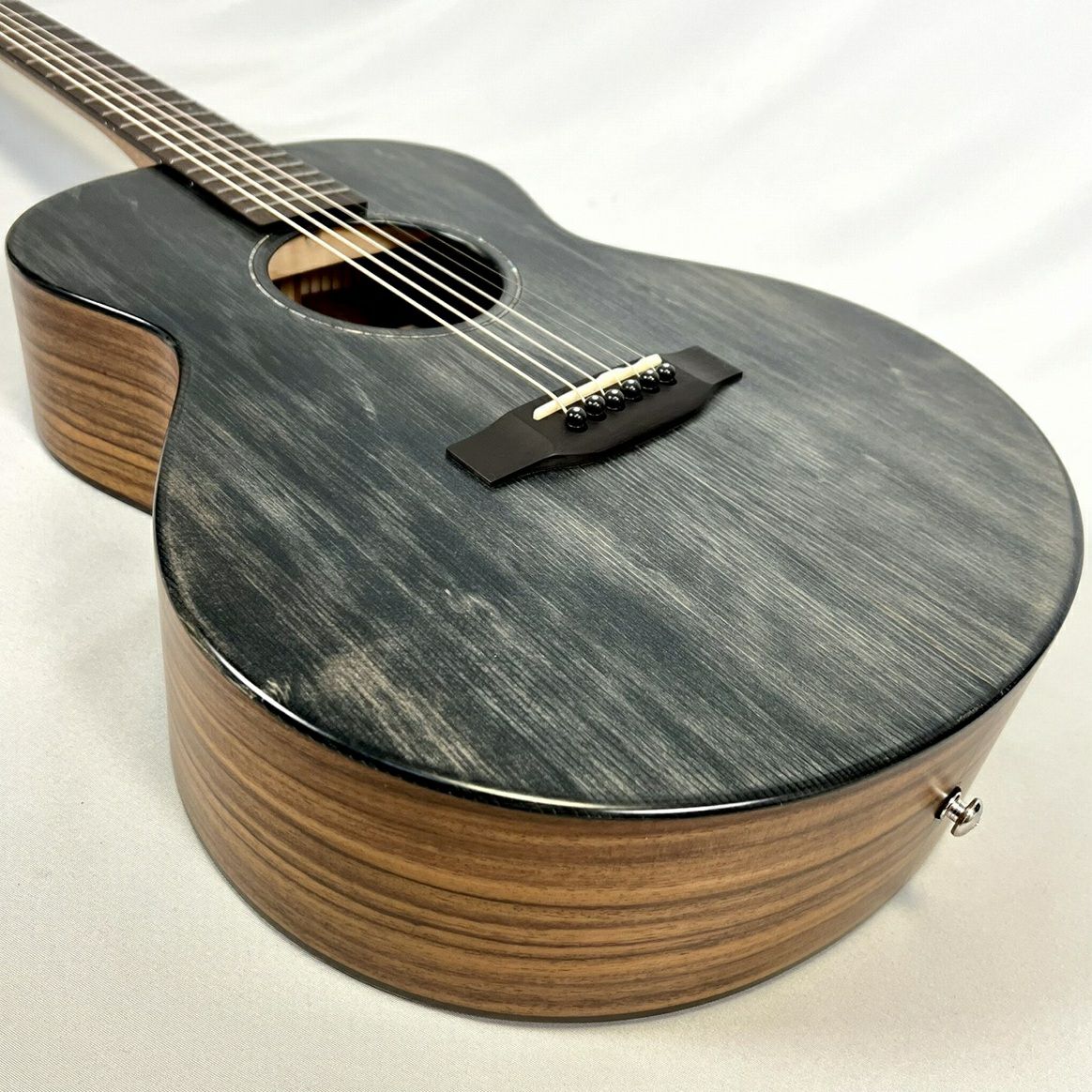 NAGI GUITARS kuro mini