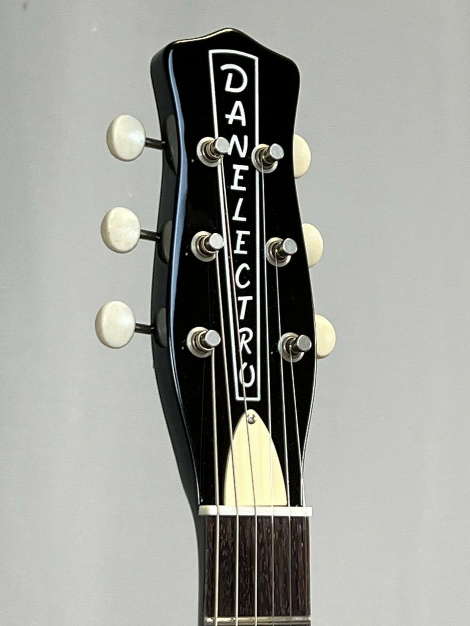 DANELECTRO ’57 GUITAR JADE LIMO BLACK