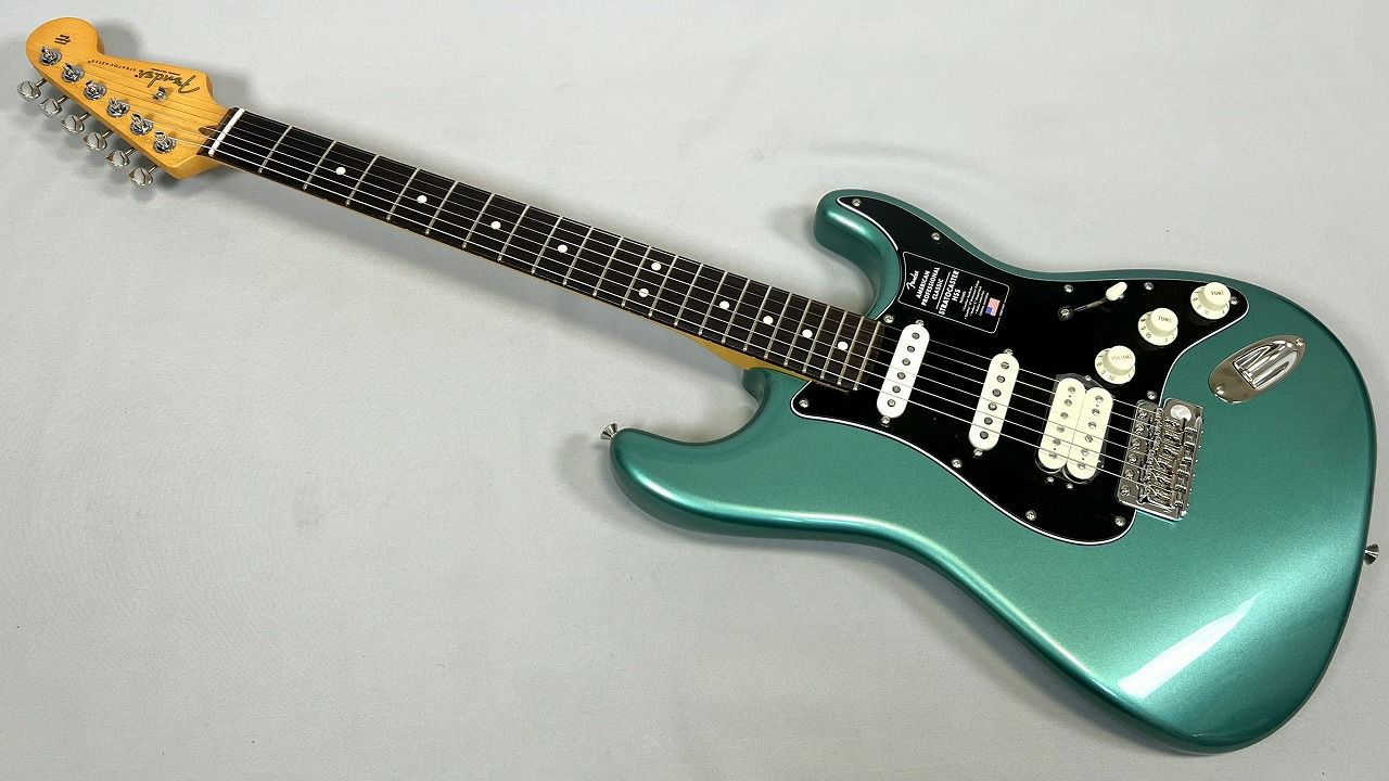 FenderAmericanProfessionalClassicStratocaster®HSS,RosewoodFingerboard,FadedSherwoodGreenMetallic