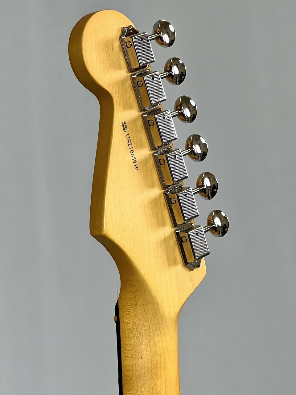 FenderAmericanProfessionalClassicStratocaster®HSS,RosewoodFingerboard,FadedSherwoodGreenMetallicヘッド裏