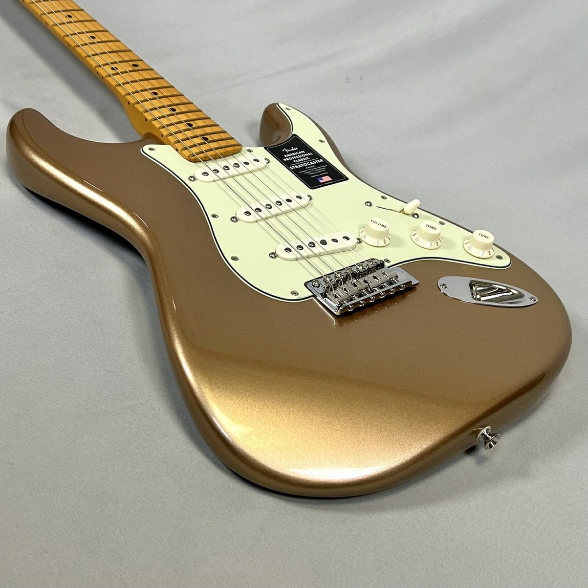 Fender American Professional Classic Stratocaster®, Maple Fingerboard, Faded Firemist Gold