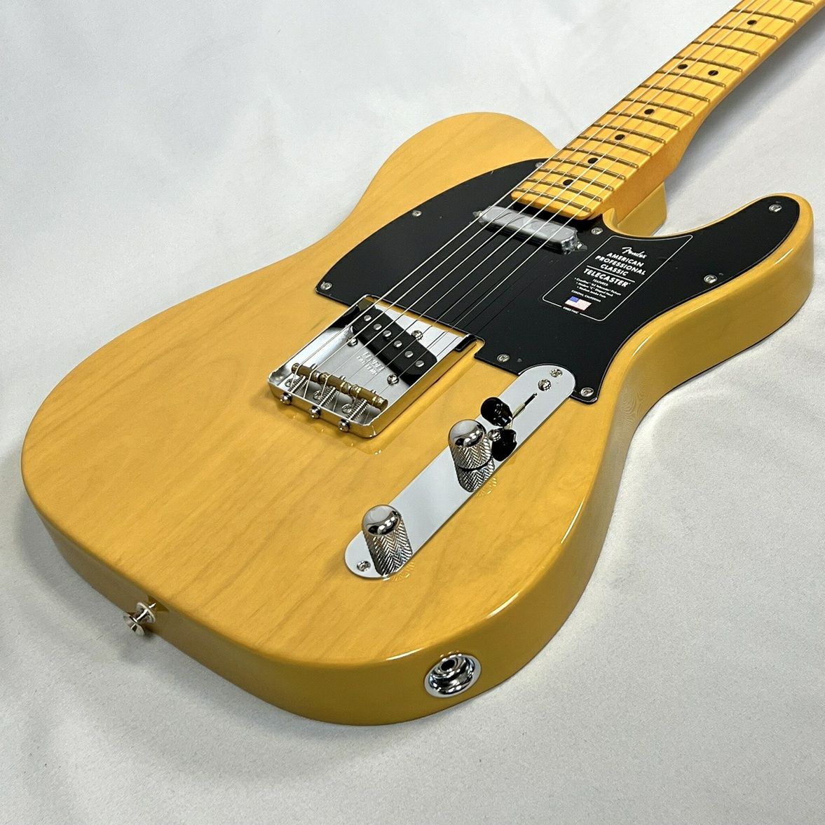 Fender American Professional Classic Telecaster®, Maple Fingerboard, Butterscotch Blonde