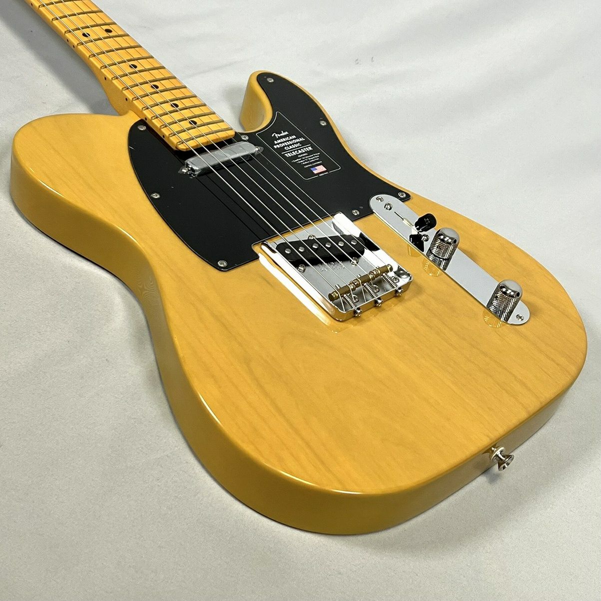Fender American Professional Classic Telecaster®, Maple Fingerboard, Butterscotch Blonde