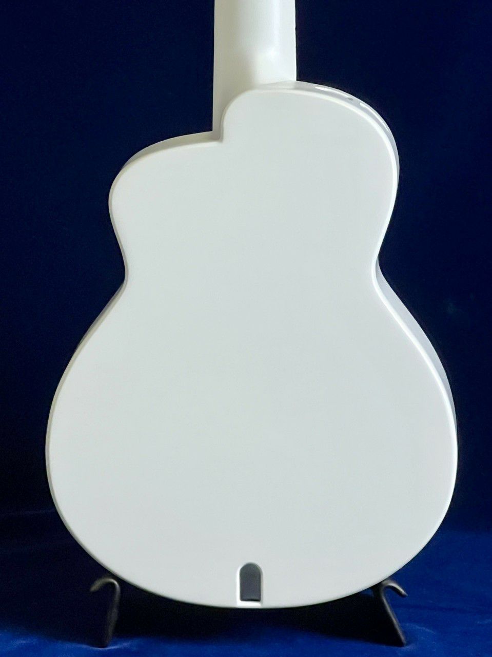 aNueNueLYRAFineTuneFiberGlassLFG-CG(CoolGray)ボディ裏