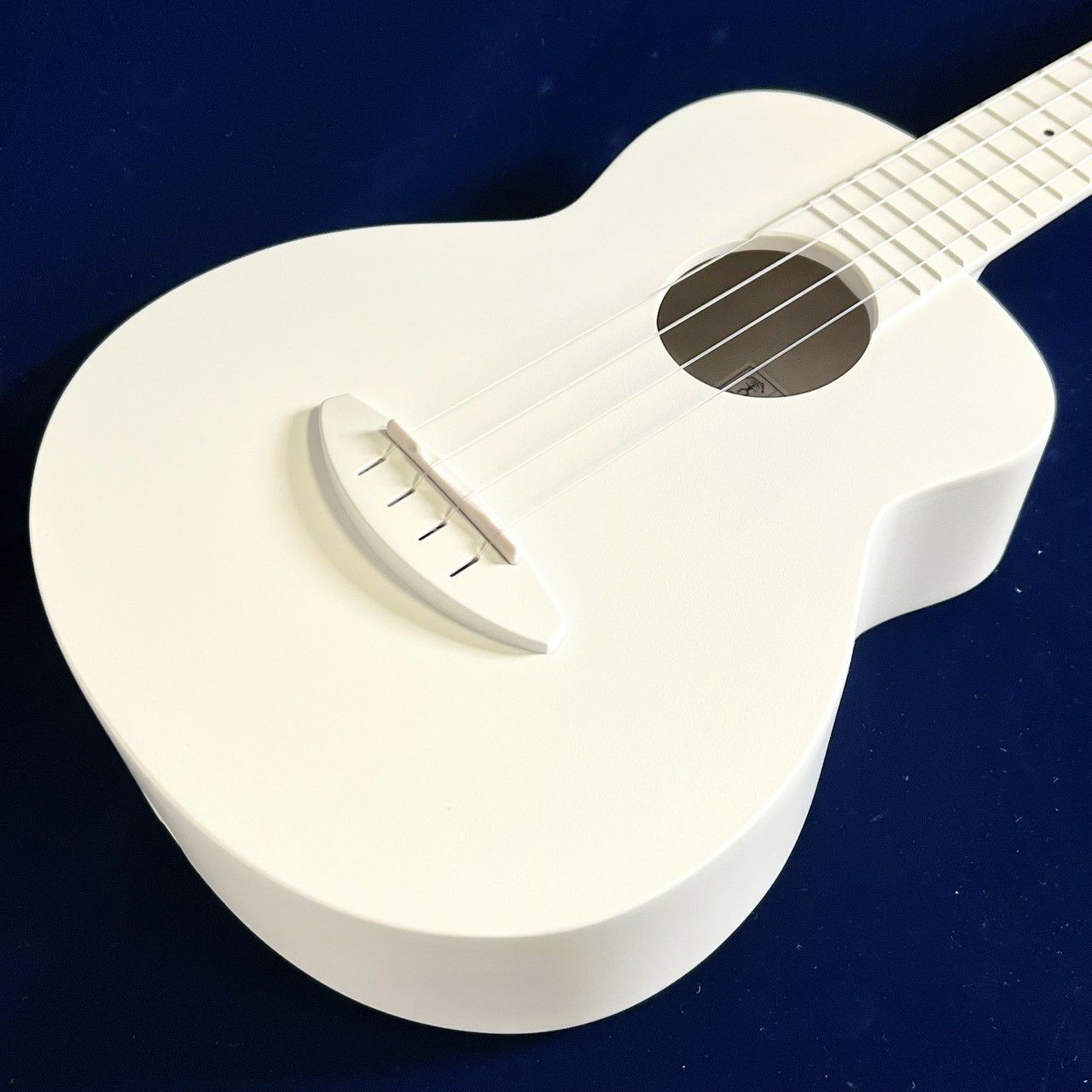 aNueNueLYRAFineTuneFiberGlassLFG-NW(NewWhite)