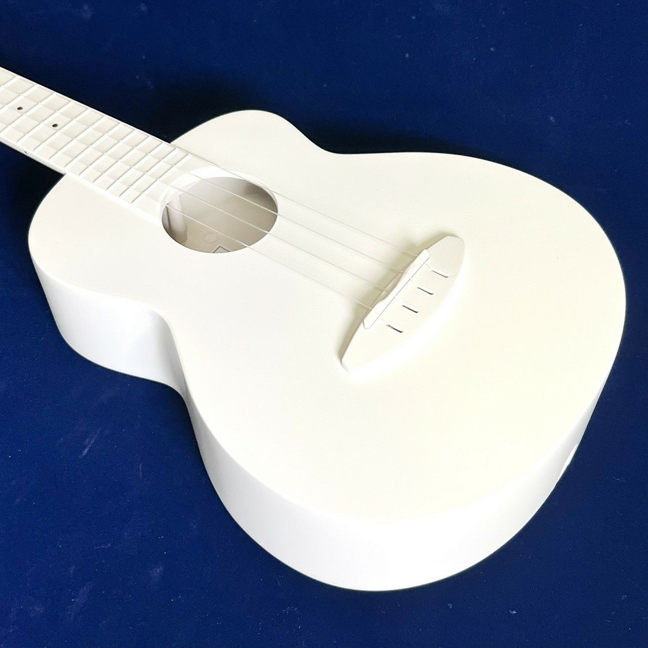 aNueNueLYRAFineTuneFiberGlassLFG-NW(NewWhite)