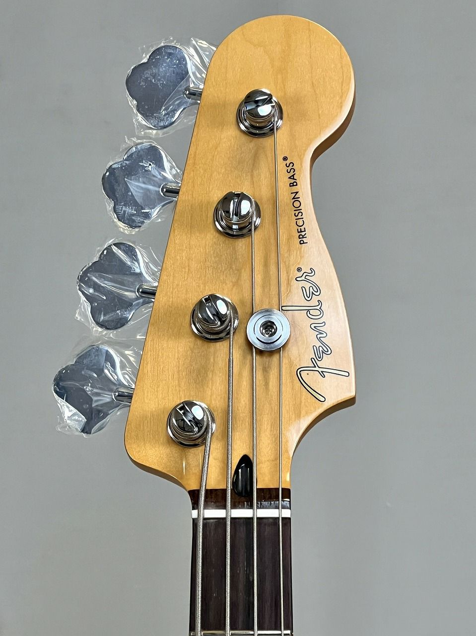 FenderPlayerIIPrecisionBass®,RosewoodFingerboard,PolarWhiteヘッド表