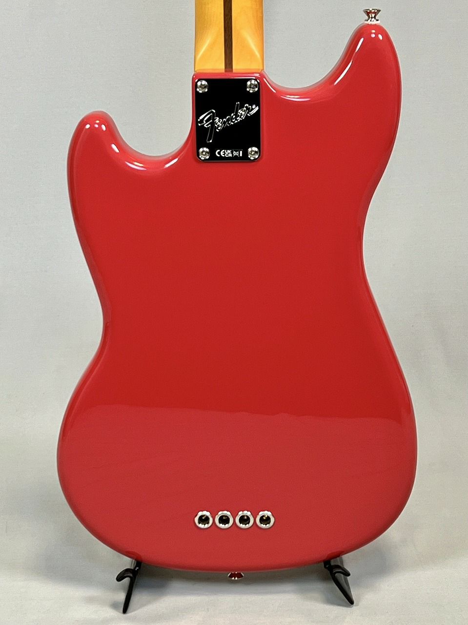 FenderAmericanProfessionalClassicMustangBass®,MapleFingerboard,FadedDakotaRedボディ裏